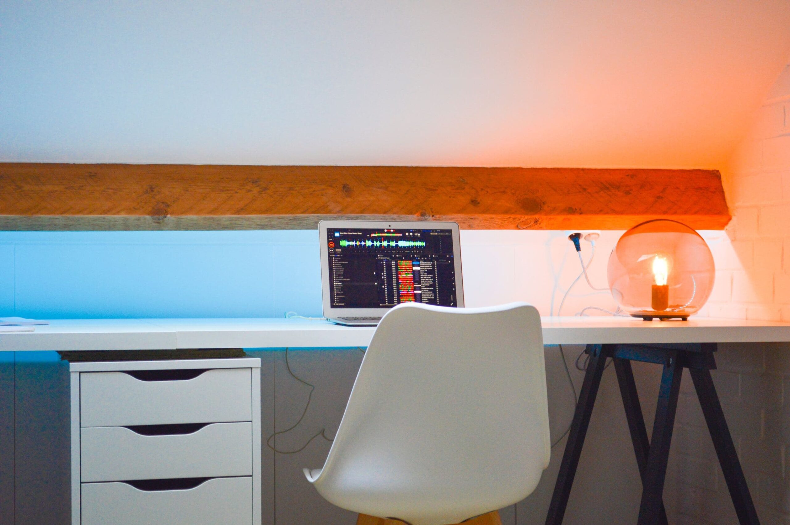 ENTREPRENEUR IN RESIDENCE NEEDED